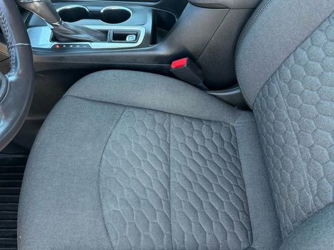 Used 2018 Chevrolet Equinox LT FWD image 25
