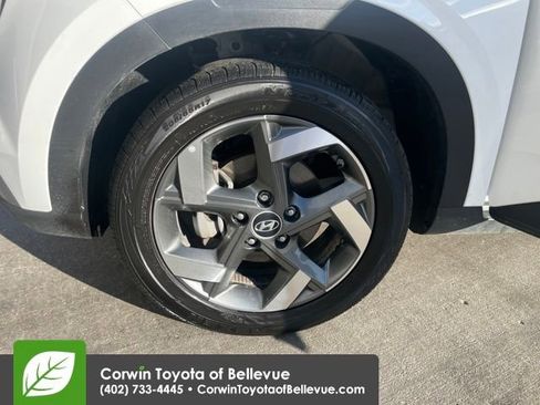 Used 2025 Hyundai Venue SEL image 26