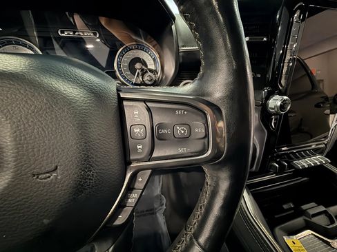 Used 2020 RAM 1500 Limited w/ Black Appearance Package RWD image 25