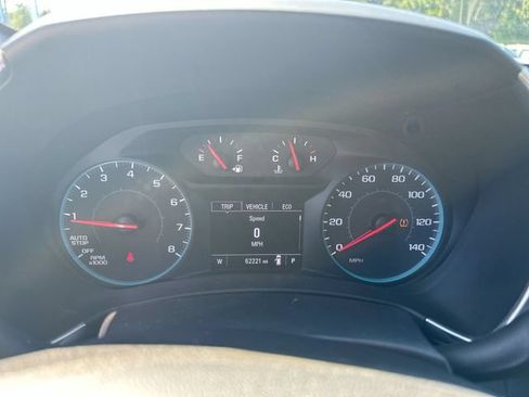 Used 2018 Chevrolet Equinox LT FWD image 13
