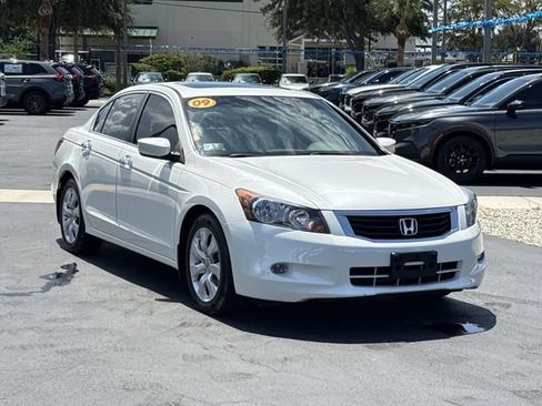 Used 2009 Honda Accord EX-L image 2