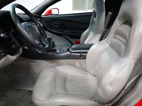 Used 2000 Chevrolet Corvette Coupe RWD image 11