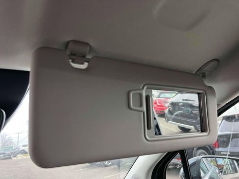 Used 2025 Kia Sportage EX image 33