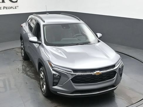 New 2026 Chevrolet Trax LT FWD image 25