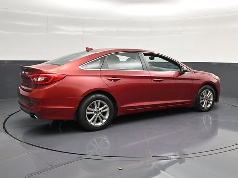 Used 2016 Hyundai Sonata SE w/ Cargo Package FWD image 3