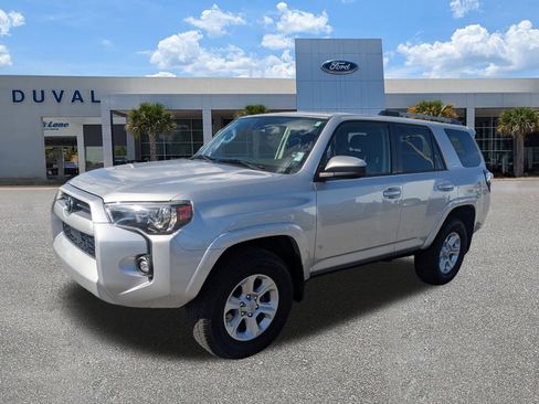 Used 2024 Toyota 4Runner SR5 image 8