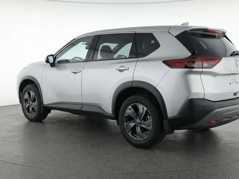 Used 2025 Nissan Rogue SV FWD image 6