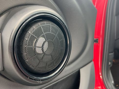 Used 2020 MINI Cooper 4-Door Hardtop image 22