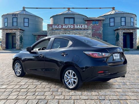 Used 2017 Toyota Yaris iA image 3