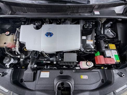 Certified 2019 Toyota Prius XLE w/ Carpet Mat Package image 27