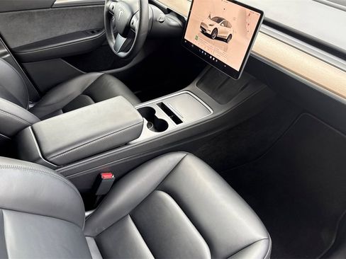 Used 2023 Tesla Model Y Long Range image 24