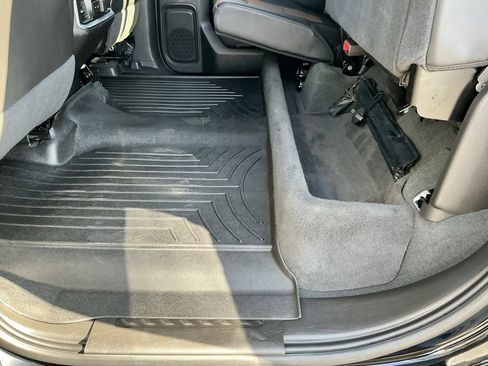 Used 2021 Chevrolet Silverado 1500 High Country w/ Technology Package image 27