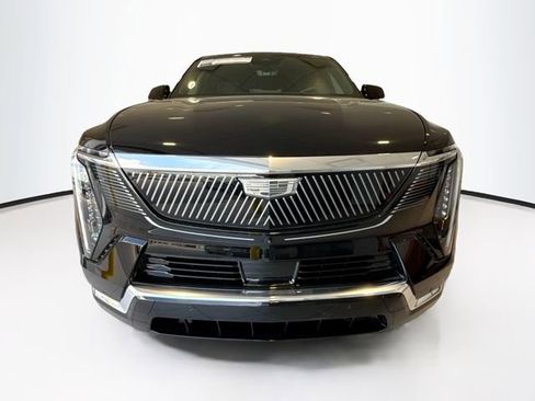 Used 2025 Cadillac Escalade IQ Luxury 1 image 2
