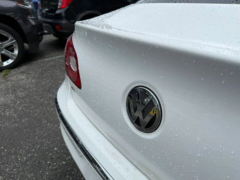 Used 2012 Volkswagen CC R-Line FWD image 10