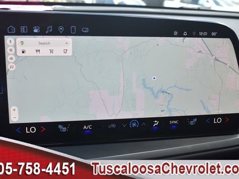 Used 2025 Chevrolet Traverse LT w/ LPO, Floor Liner Package FWD image 38