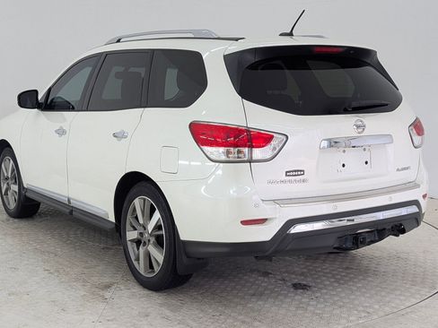 Used 2015 Nissan Pathfinder Platinum image 3