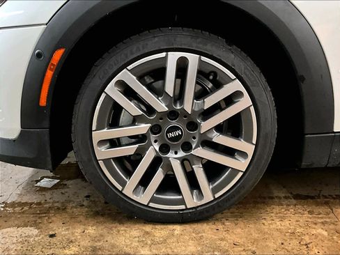 Certified 2025 MINI Cooper 2-Door Hardtop image 12