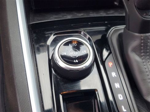 Used 2023 Chevrolet Colorado Trail Boss w/ Technology Package image 27