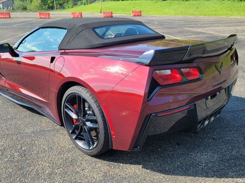 Used 2019 Chevrolet Corvette Stingray Convertible w/ 3LT Preferred Equipment Group RWD image 9