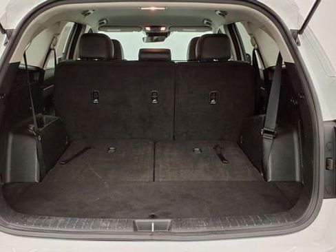 Used 2024 Kia Sorento S image 15