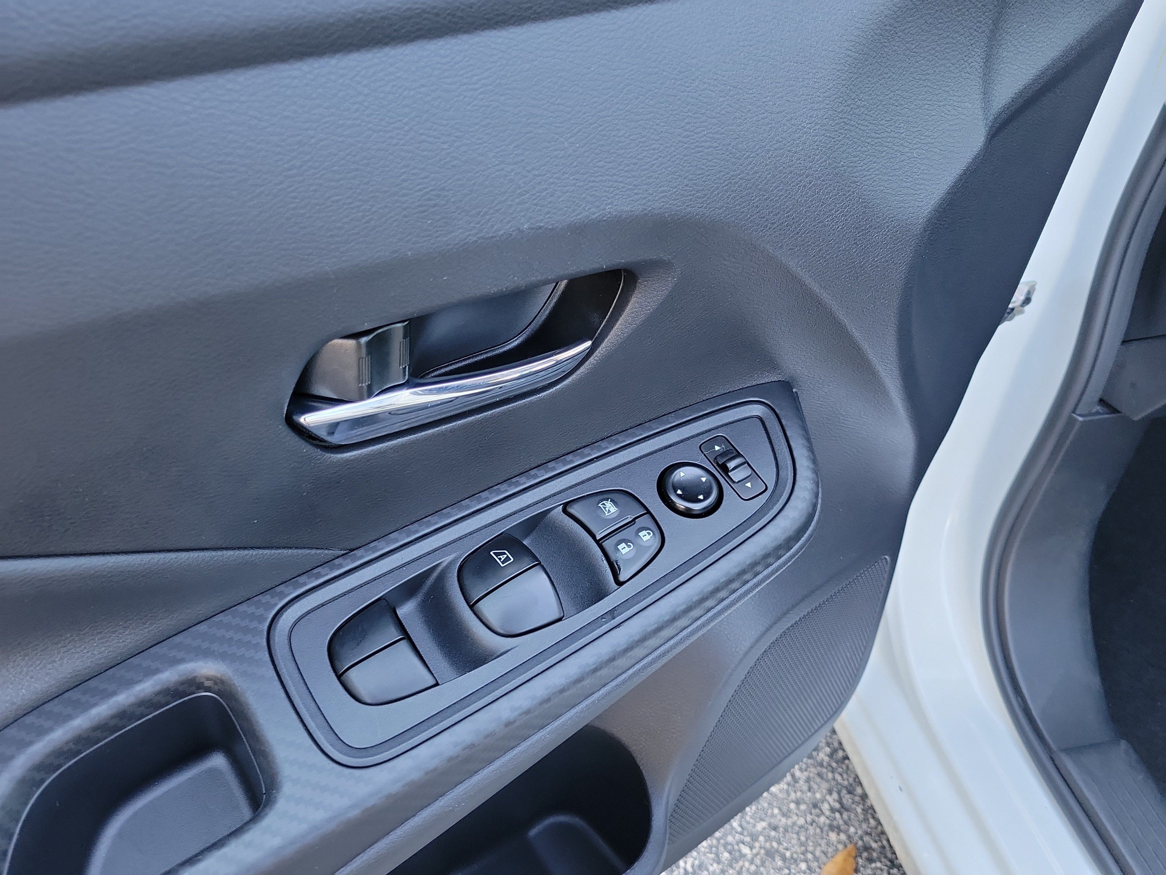 Certified 2025 Nissan Versa SV FWD image 17