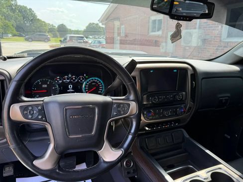 Used 2019 GMC Sierra 2500 Denali w/ Duramax Plus Package AWD/4WD image 16