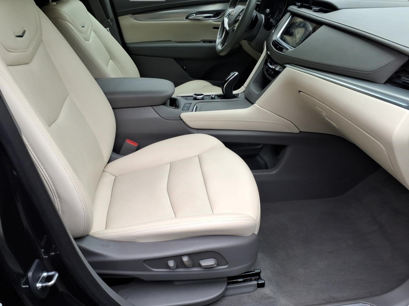 Used 2020 Cadillac XT5 Premium Luxury AWD/4WD image 6