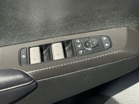 Used 2025 Mitsubishi Outlander SE AWD/4WD image 34