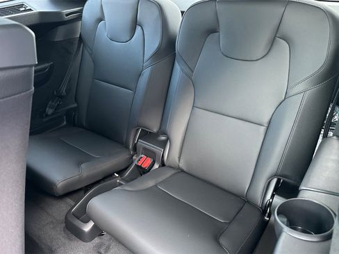 Certified 2025 Volvo XC90 B6 Plus w/ Protection Package Premier image 15
