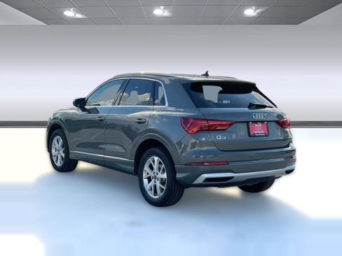 Used 2023 Audi Q3 2.0T Premium w/ Convenience Package image 3