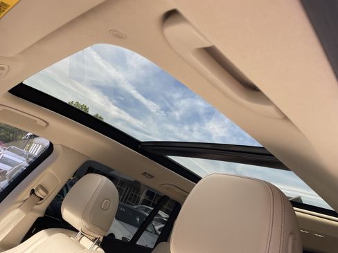 Certified 2023 Mercedes-Benz GLS 450 4MATIC image 23