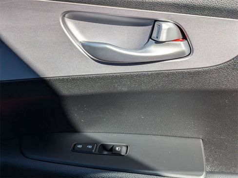 Used 2024 Kia Forte LXS image 31