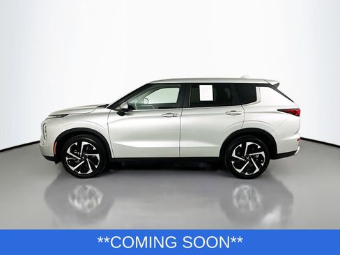 Used 2024 Mitsubishi Outlander SE image 4