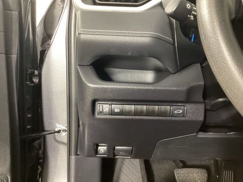Used 2024 Toyota RAV4 XLE w/ Convenience Package AWD/4WD image 12