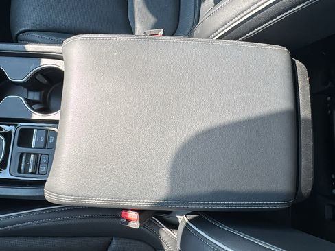 Used 2025 Honda Pilot Elite image 22