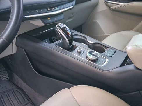 Used 2023 Cadillac XT4 Luxury FWD image 10