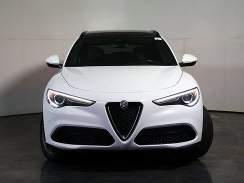 Used 2023 Alfa Romeo Stelvio Ti AWD/4WD image 9