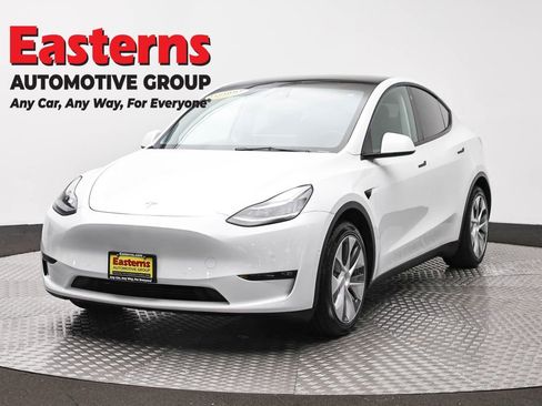 Used 2022 Tesla Model Y Long Range AWD/4WD image 1