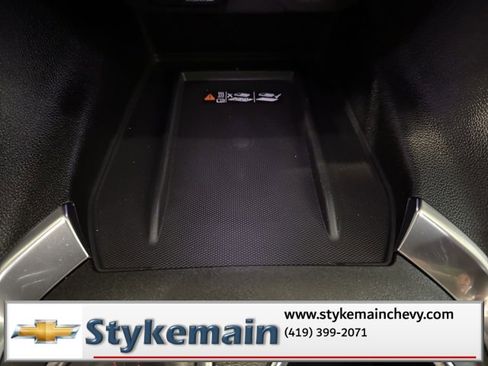 Used 2022 Chevrolet Traverse RS image 38