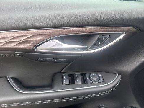 Used 2023 Buick Envision Avenir AWD/4WD image 10