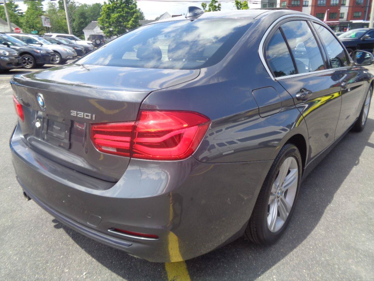 Used 2017 BMW 330i xDrive Sedan AWD/4WD image 19