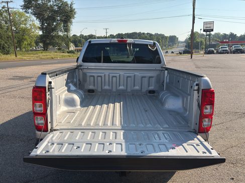 Used 2019 Ford Ranger XL w/ Equipment Group 101A Mid RWD image 11