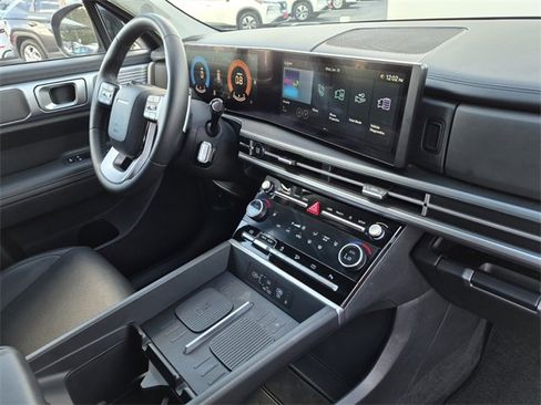 Used 2025 Hyundai Santa Fe SEL image 13