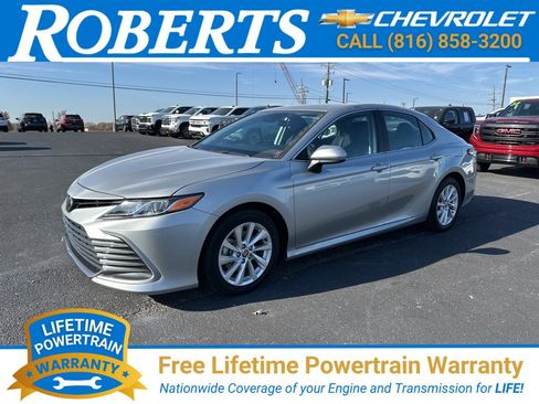 Used 2024 Toyota Camry LE image 1