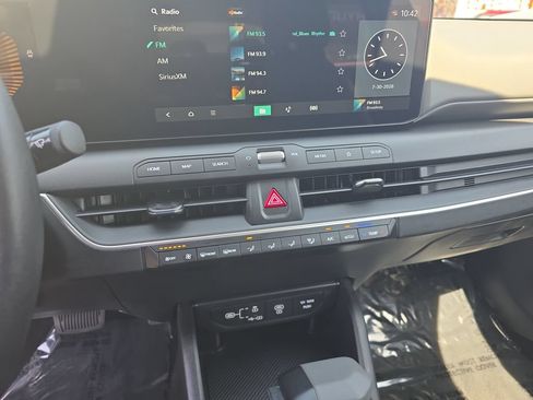 Used 2025 Kia K4 FWD image 12