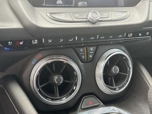 Used 2022 Chevrolet Camaro LT RWD image 18