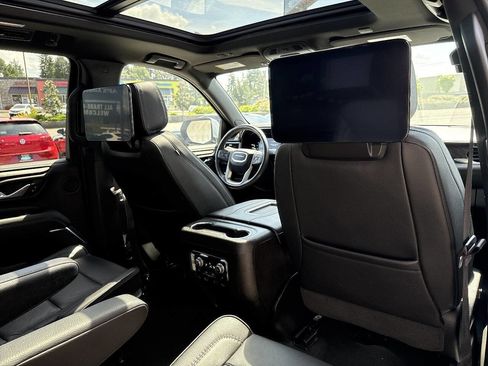 Used 2024 GMC Yukon Denali w/ Denali Reserve Package AWD/4WD image 26