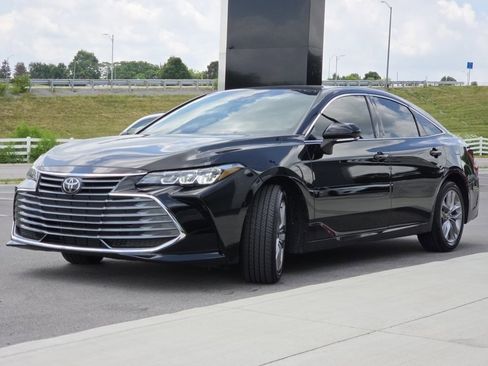 Used 2019 Toyota Avalon XLE w/ Moonroof Package FWD image 23