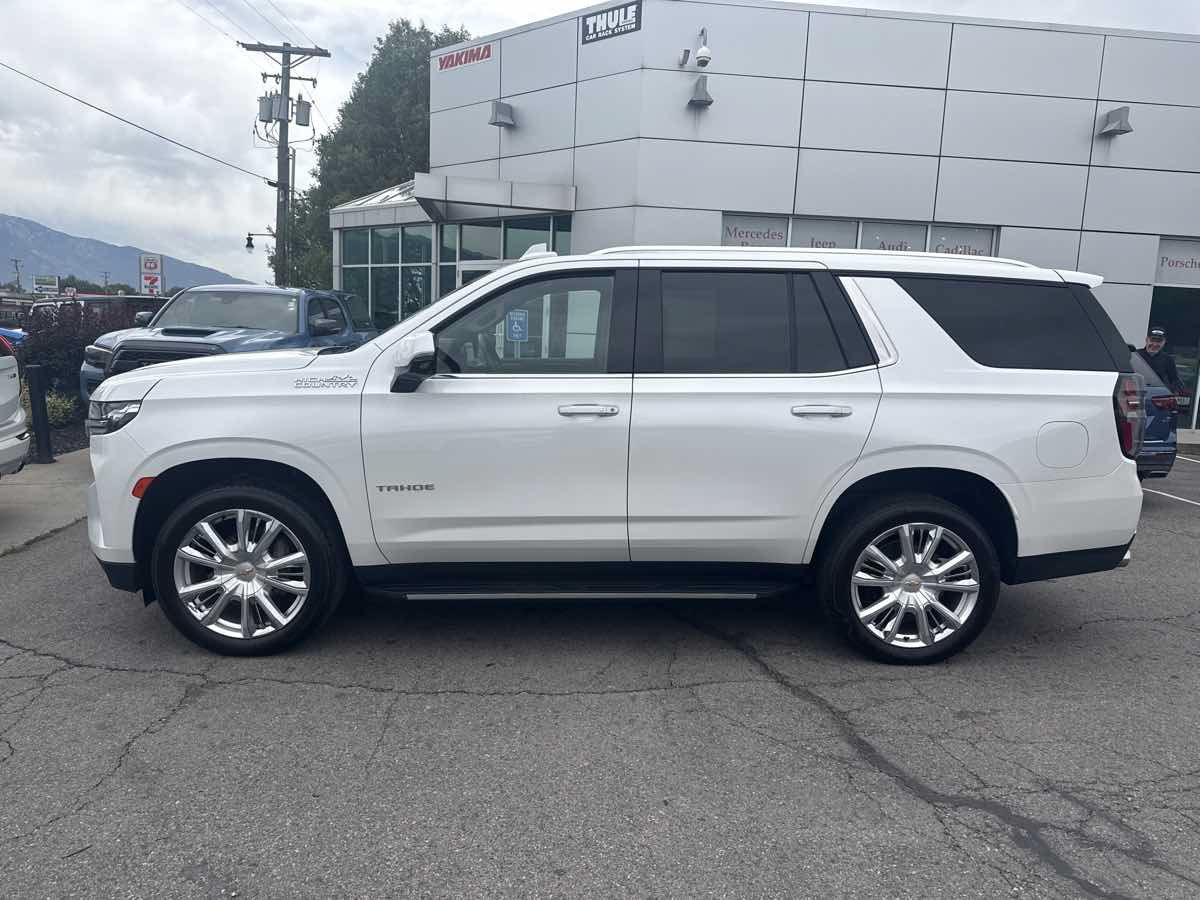 Used 2022 Chevrolet Tahoe High Country AWD/4WD image 9