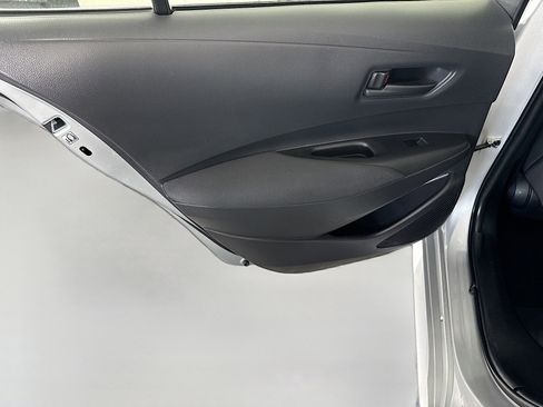Used 2022 Toyota Corolla LE image 25